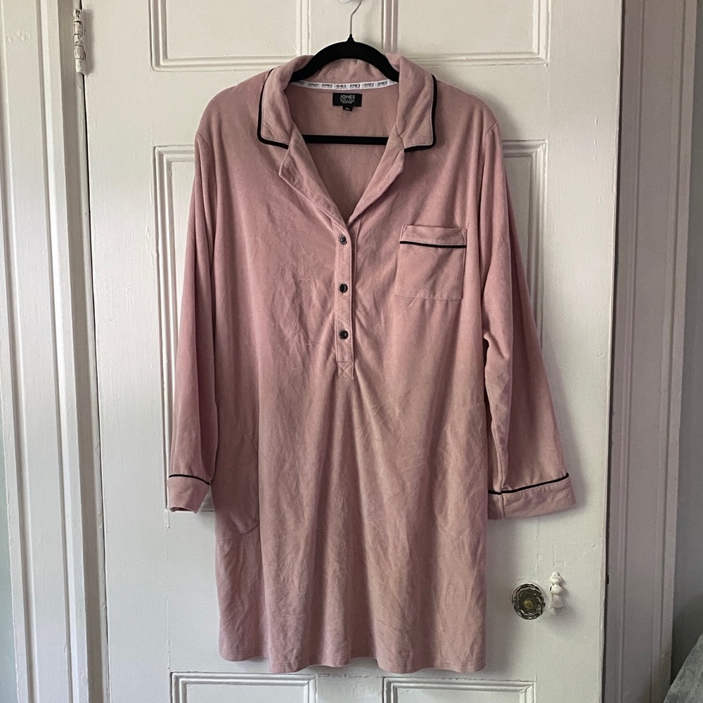 Jones New York Women’s large Long-sleeve Nightshirt